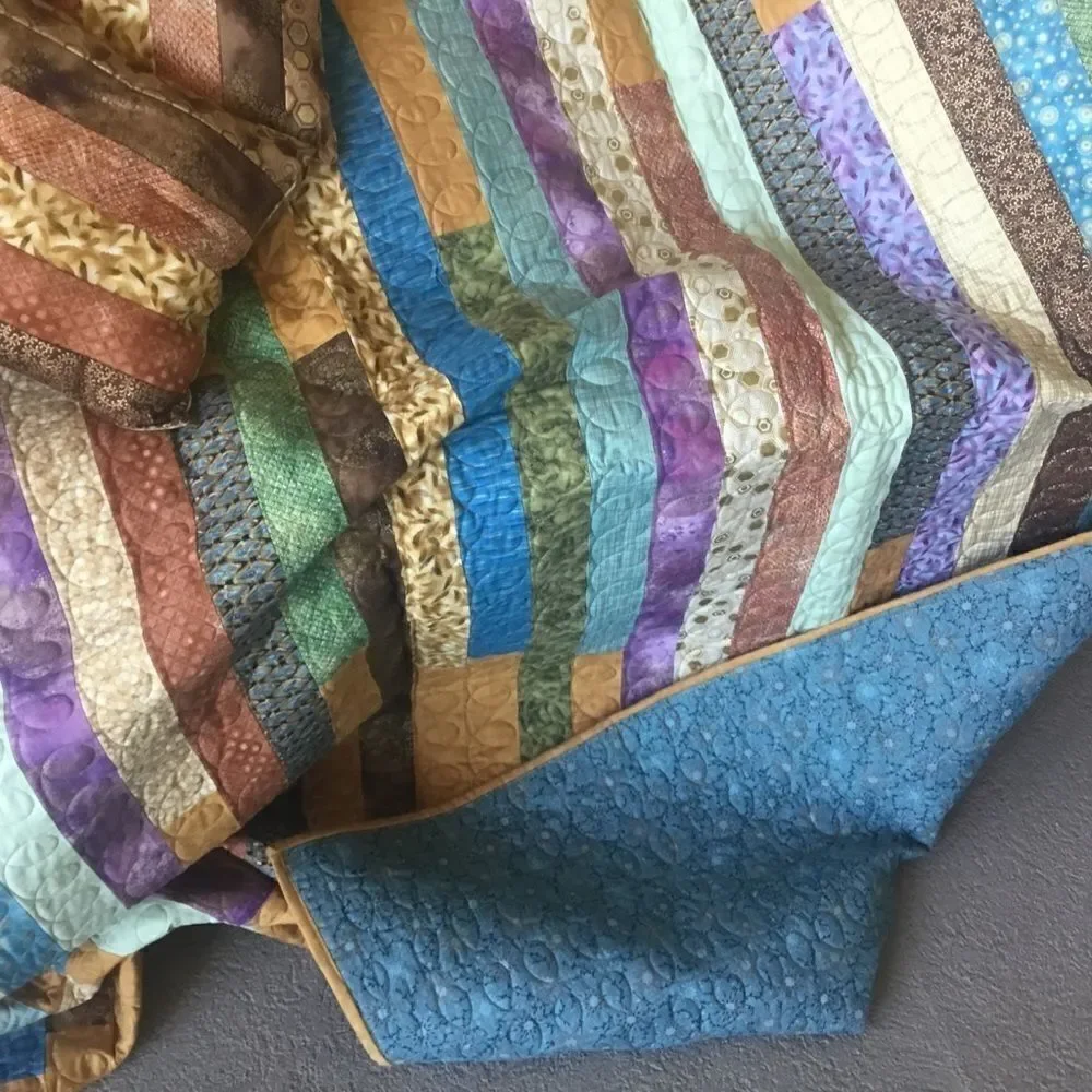 Handmade Quilt & 3 Pillows Set - Picture 11 of 14